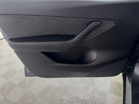 Used 2022 Tesla Model Y Performance image 10