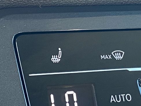 Certified 2023 Volkswagen Tiguan SE FWD image 16