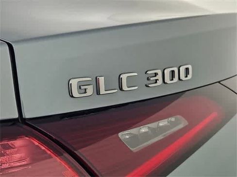 Certified 2025 Mercedes-Benz GLC 300 4MATIC image 12