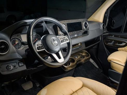 Used 2021 Mercedes-Benz Sprinter 3500 image 9