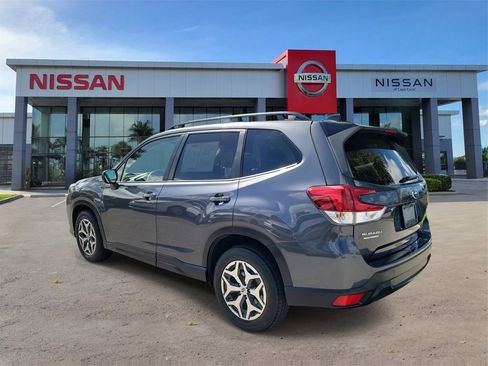 Used 2024 Subaru Forester Premium image 7
