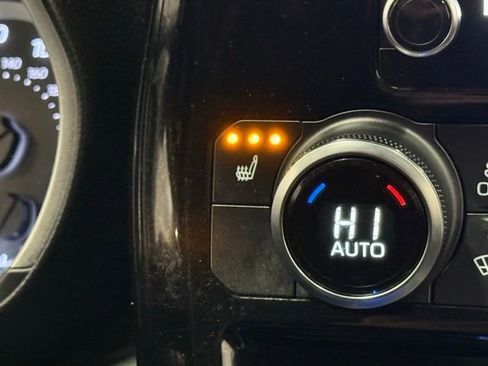 Used 2023 Toyota Highlander XLE image 30