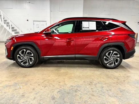 Certified 2025 Hyundai Tucson Limited FWD image 4