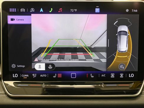 Used 2025 Volkswagen Tiguan SE w/ Panoramic Sunroof Package AWD/4WD image 30