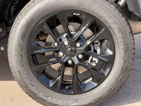 Used 2023 Jeep Wrangler Unlimited Sahara image 35