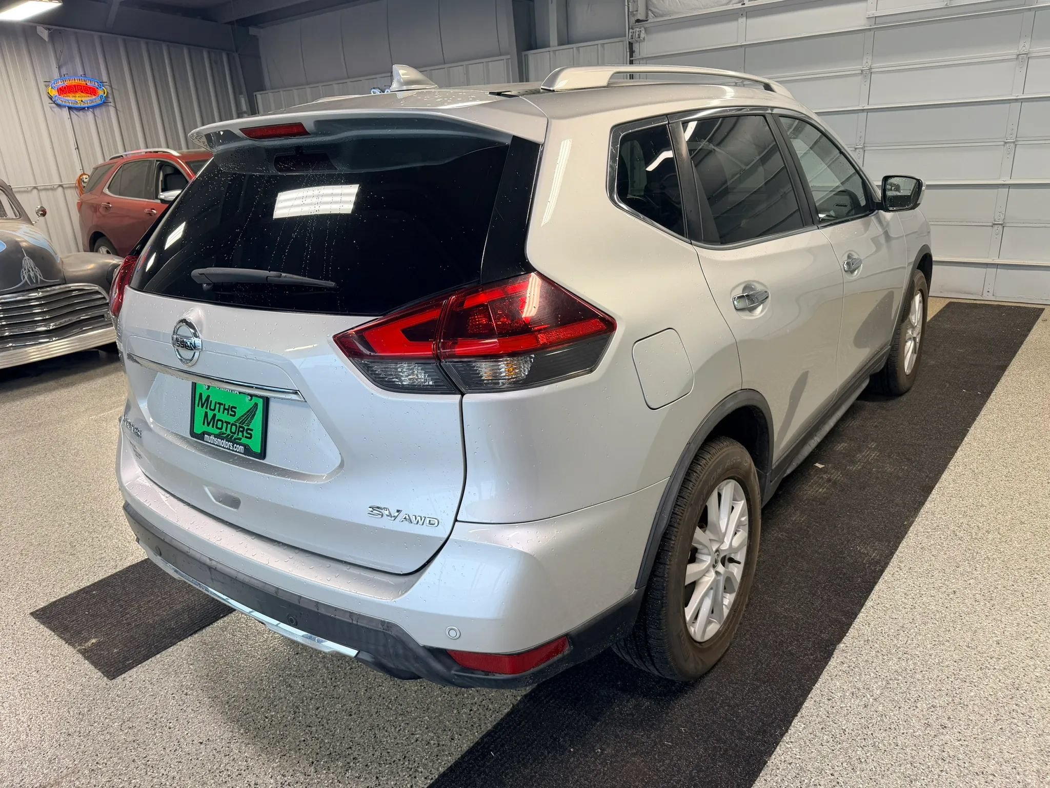 Used 2020 Nissan Rogue SV AWD/4WD image 3