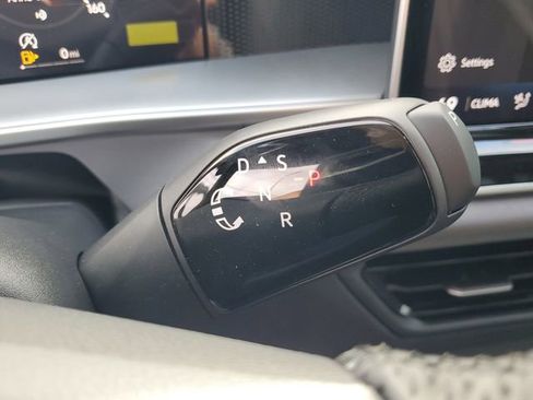 New 2026 Volkswagen Tiguan SE R-Line FWD image 29