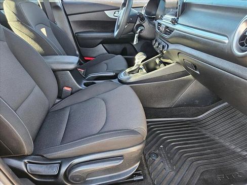 Used 2024 Kia Forte LXS w/ LXS Technology Package image 18