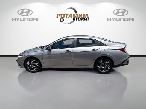 Certified 2025 Hyundai Elantra Sport FWD image 8