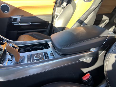 Used 2022 Land Rover Range Rover Sport SVR image 28