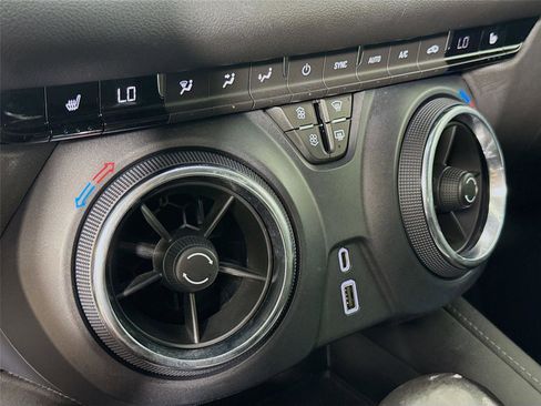 Used 2020 Chevrolet Blazer LT AWD/4WD image 16