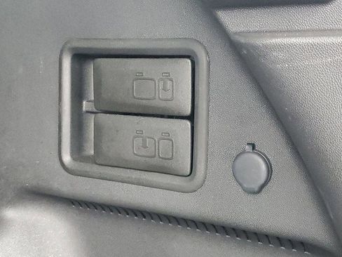 Used 2024 Chevrolet Equinox LT image 30