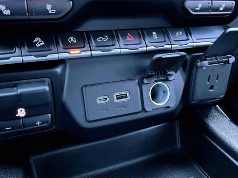 Used 2021 Chevrolet Silverado 1500 RST image 33