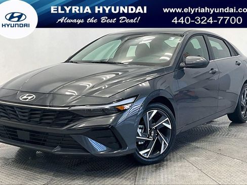 Certified 2025 Hyundai Elantra SEL image 1