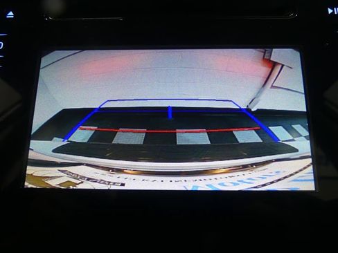 Used 2019 Toyota Corolla LE FWD image 13