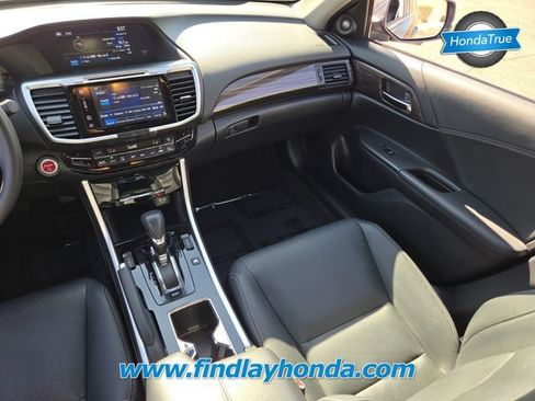 Certified 2017 Honda Accord Touring image 17