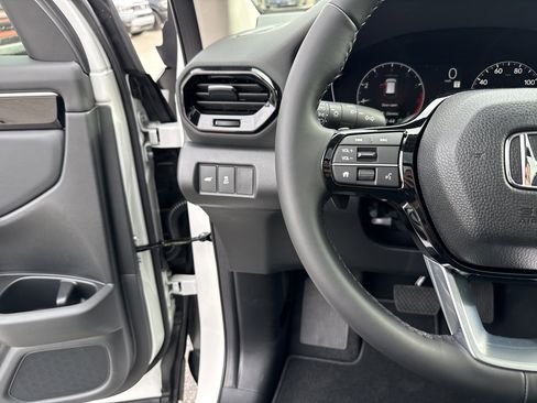 New 2025 Honda Pilot Touring image 19