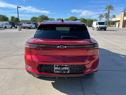 Used 2025 Chevrolet Equinox EV RS FWD image 8