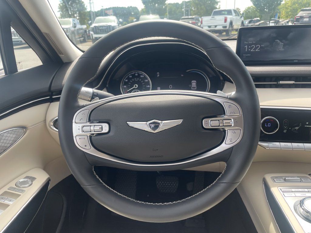 Used 2025 Genesis GV70 2.5T AWD/4WD image 23