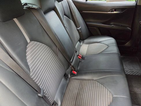 Used 2021 Toyota Camry SE FWD image 11