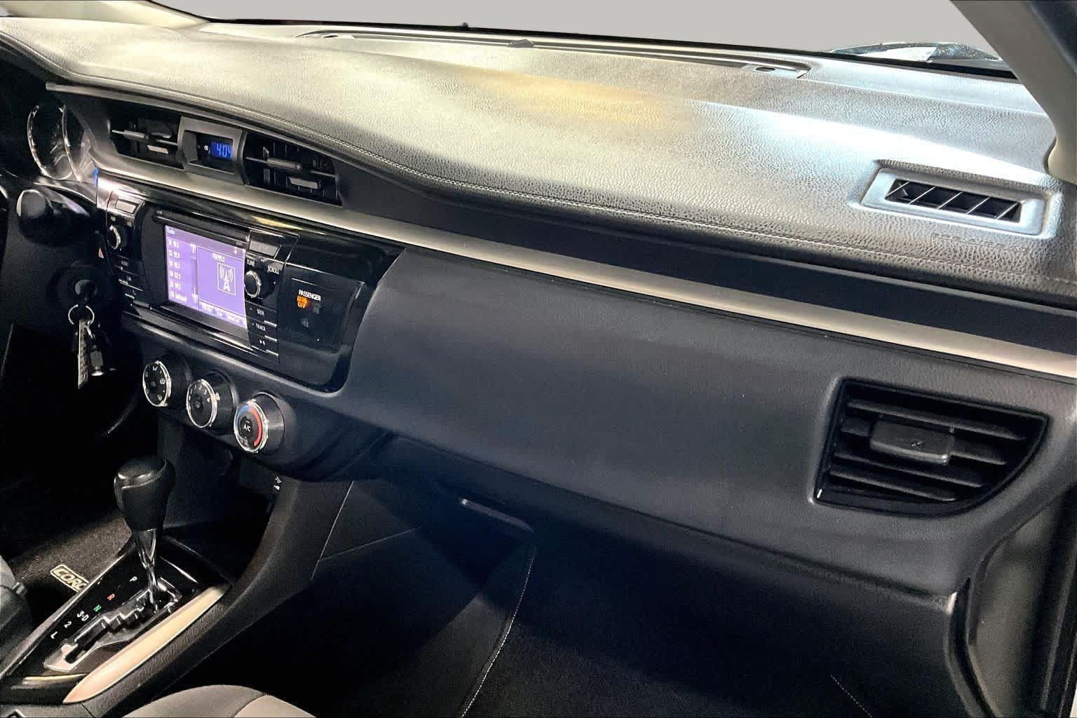Used 2016 Toyota Corolla L FWD image 17