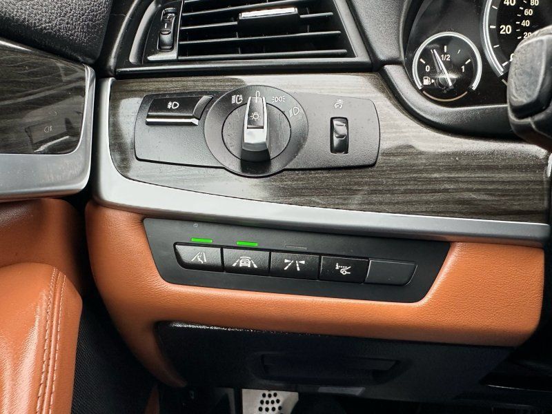 Used 2015 BMW 550i Sedan RWD image 18