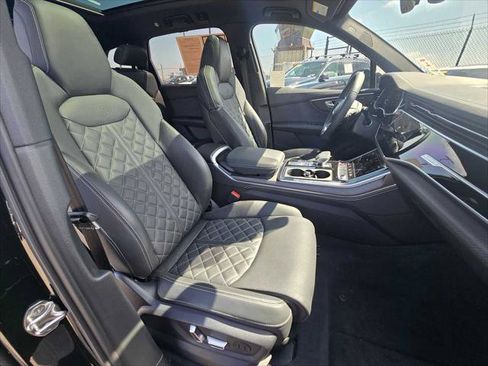 Used 2025 Audi SQ7 Premium Plus AWD/4WD image 10