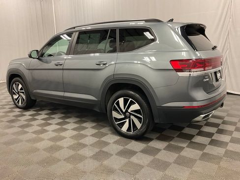 Used 2025 Volkswagen Atlas SE AWD/4WD image 8
