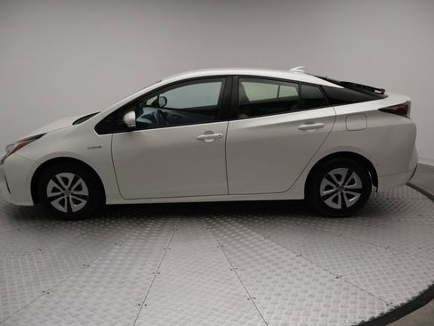 Used 2018 Toyota Prius Four FWD image 12