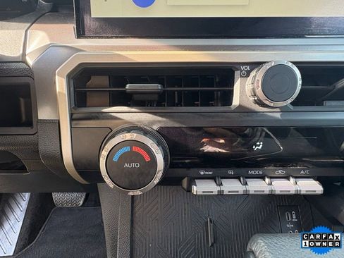 Certified 2025 Toyota Tacoma TRD Off-Road image 17