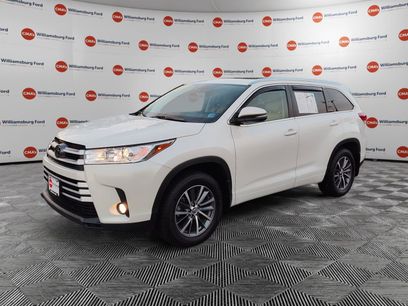 Used 2017 Toyota Highlander SE