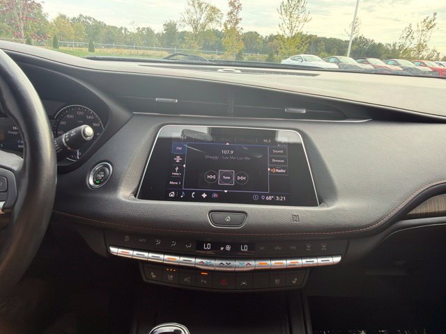 Used 2020 Cadillac XT4 Premium Luxury w/ Enhanced Visibility Package FWD image 31