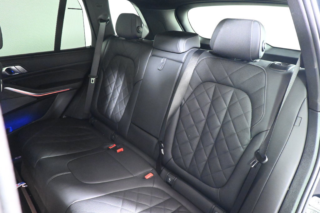 Certified 2026 BMW X5 M60i AWD/4WD image 4