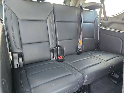 Used 2024 Chevrolet Suburban LT image 15