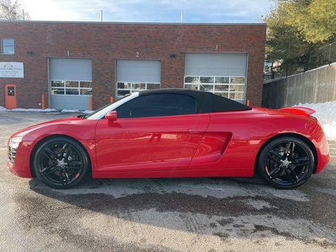 Used 2015 Audi R8 V8 w/ Extended Leather Package AWD/4WD image 2