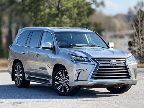 Used 2018 Lexus LX 570 4WD w/ Luxury Package image 12