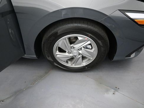 New 2026 Hyundai Elantra SE FWD image 21