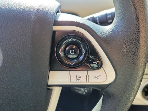 Used 2018 Toyota Prius Four image 20