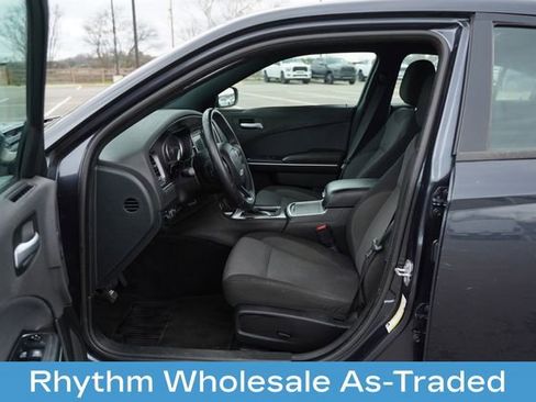 Used 2018 Dodge Charger SXT image 11