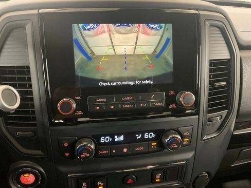 Used 2024 Nissan Titan SV w/ SV Convenience Package AWD/4WD image 20