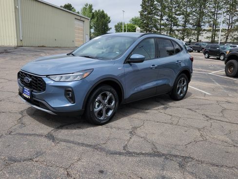 Certified 2025 Ford Escape ST-Line Select AWD/4WD image 4