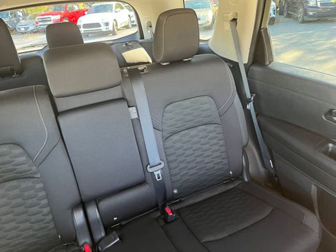 Used 2025 Nissan Pathfinder SV image 37