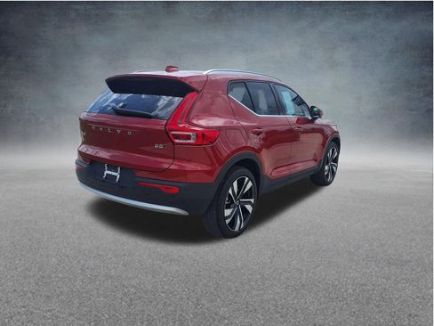 Certified 2023 Volvo XC40 B5 Ultimate w/ Protection Package Premier AWD/4WD image 8