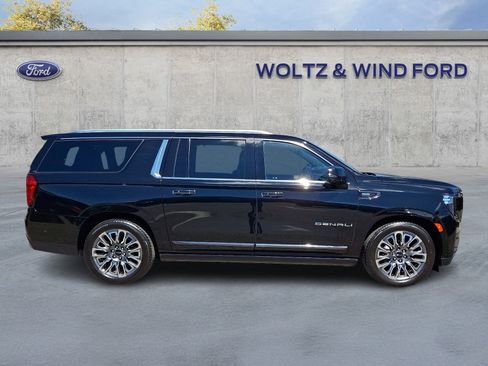 Used 2023 GMC Yukon XL Denali Ultimate AWD/4WD image 7