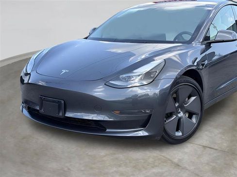 Used 2022 Tesla Model 3 Long Range AWD/4WD image 3