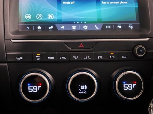 Used 2018 Jaguar E-PACE S image 13