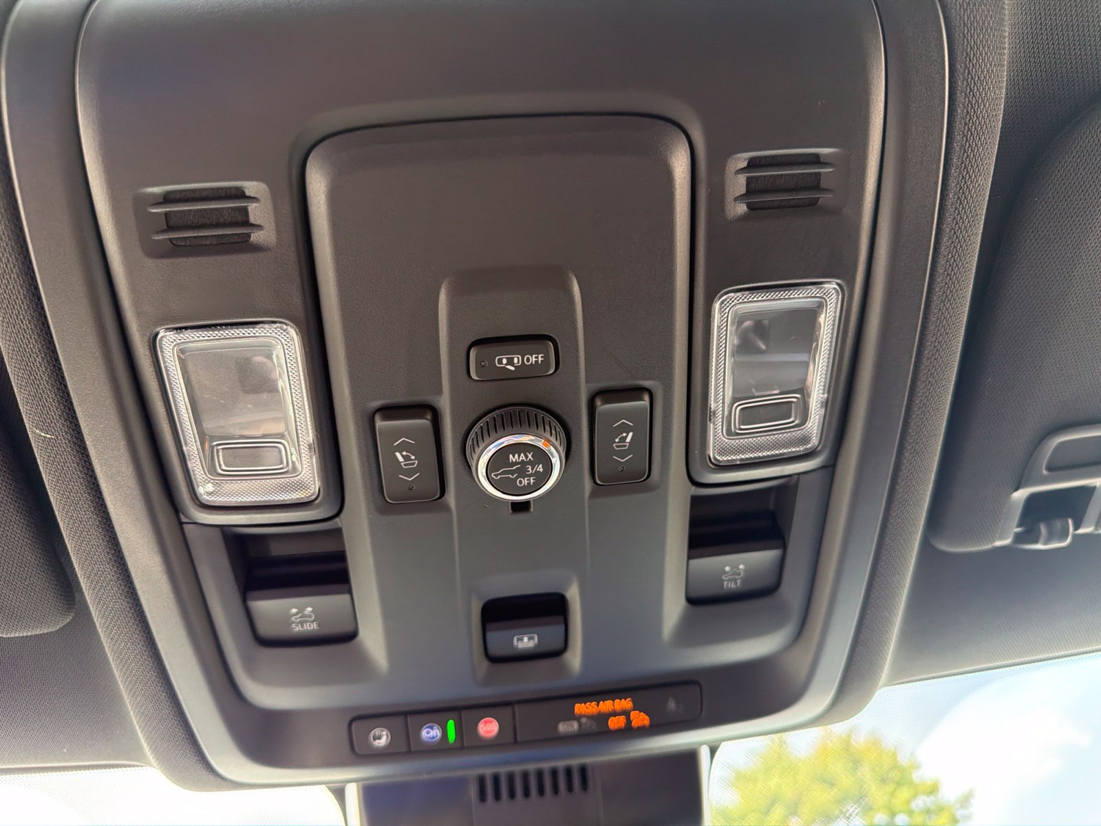 Used 2025 Chevrolet Suburban LT w/ Comfort Package AWD/4WD image 27
