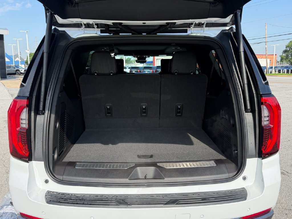 New 2026 GMC Yukon XL AT4 w/ AT4 Premium Plus Package AWD/4WD image 30