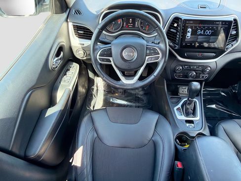 Used 2018 Jeep Cherokee Latitude Plus FWD image 15
