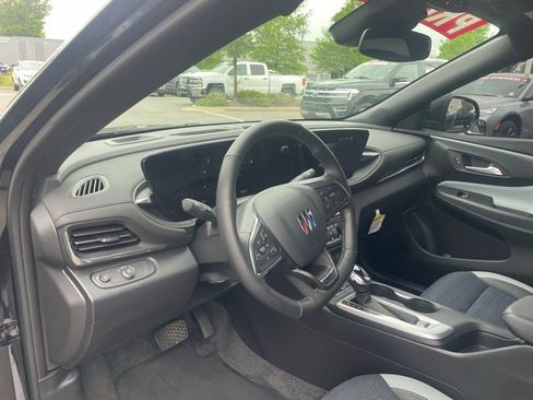 Used 2025 Buick Envista Preferred w/ Convenience I Package FWD image 10